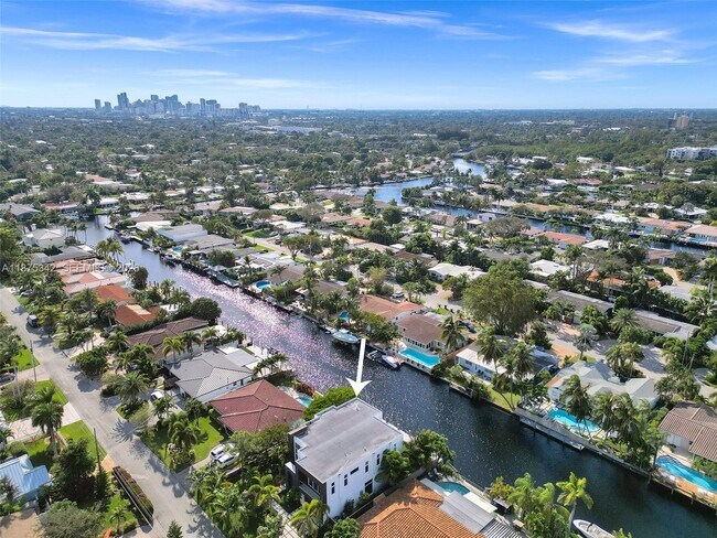 Building Photo - 2217 NE 17th Terrace