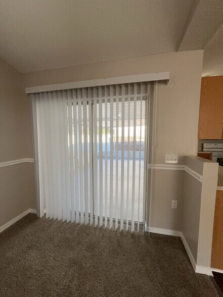 Building Photo - 841 Sun Ridge Village Dr