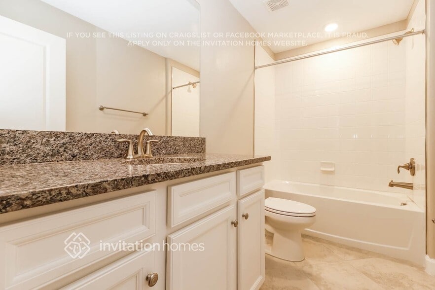 Building Photo - 2918 Coach Manors Way