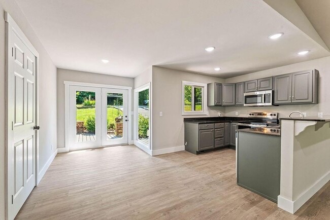 Building Photo - 16 Duvall Ln