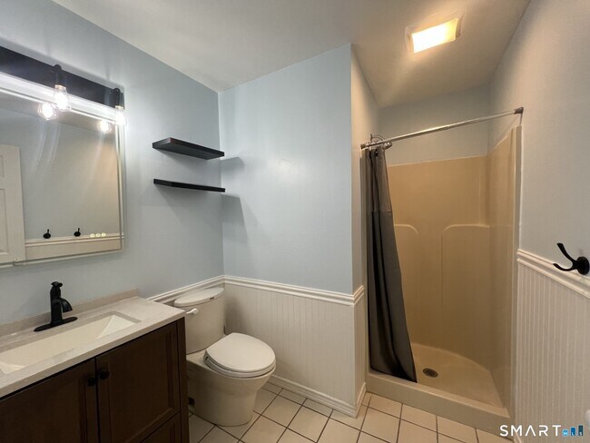 Building Photo - 505 Ashmead Cmns