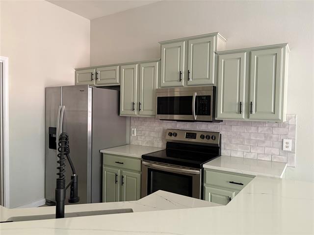 Building Photo - 3849 Kirby Dr