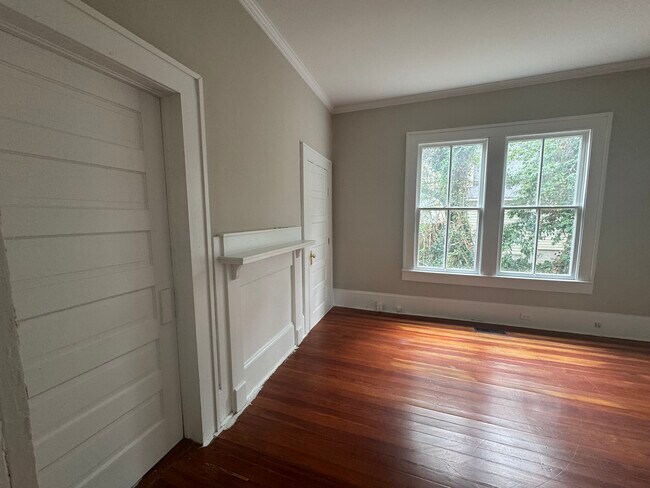 Building Photo - 363 Ebenezer Ave