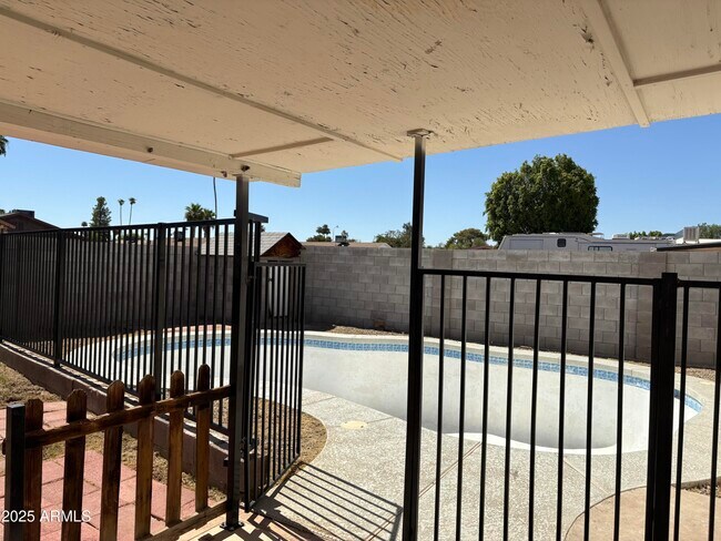Building Photo - 3605 S Cutler Dr