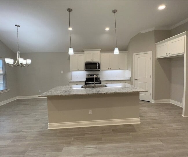 Building Photo - 906 Hardaway Ln