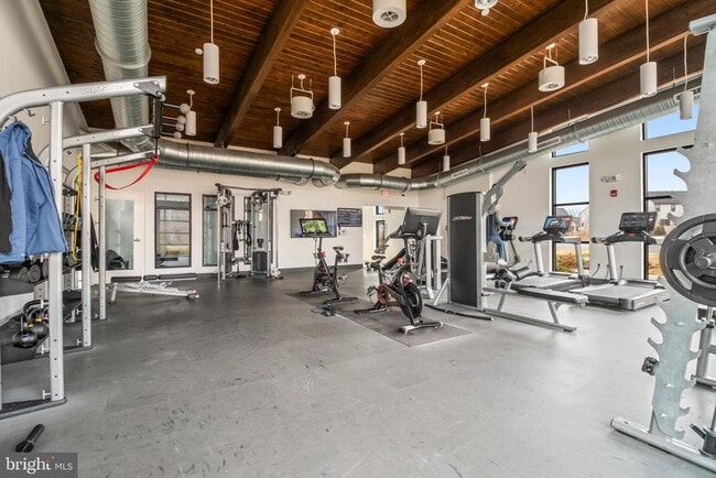 Building Photo - 646 Lakemont Dr