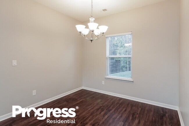 Building Photo - 320 Augustus Lane