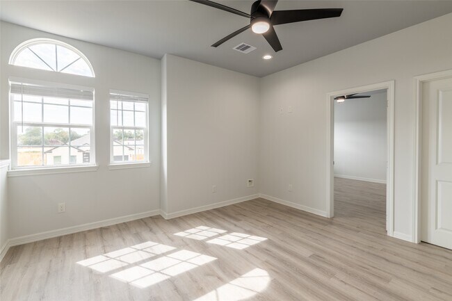 Building Photo - 9606 Champion Heavens Dr