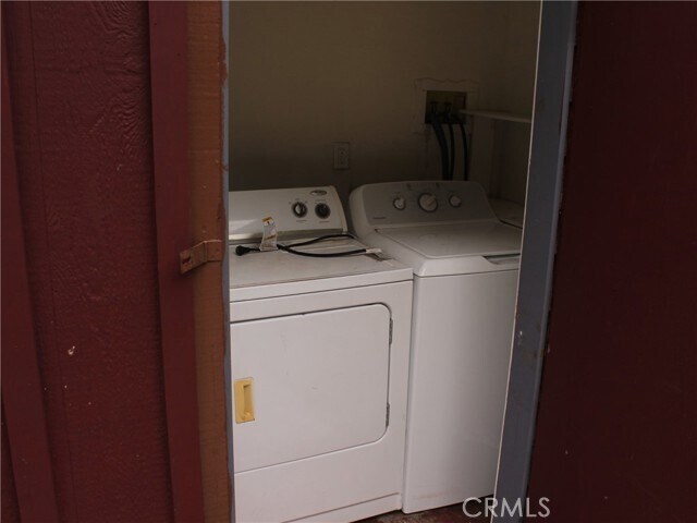 Building Photo - 705 Brookside Ln