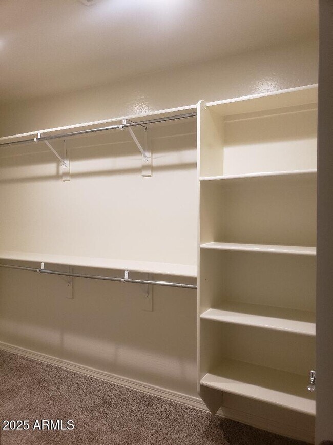 Building Photo - 5750 W Raymond St