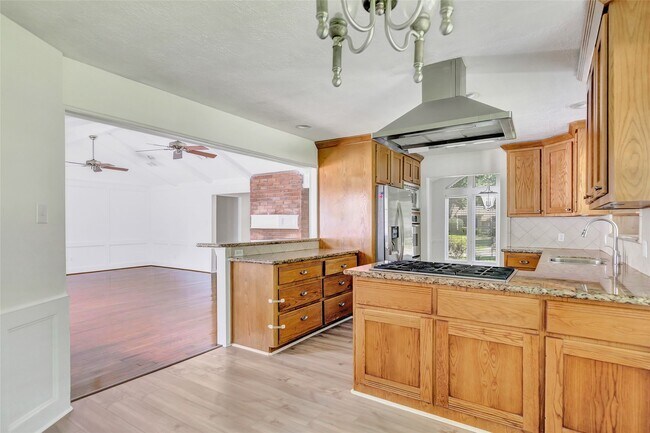 Building Photo - 7703 Pine Cup Dr