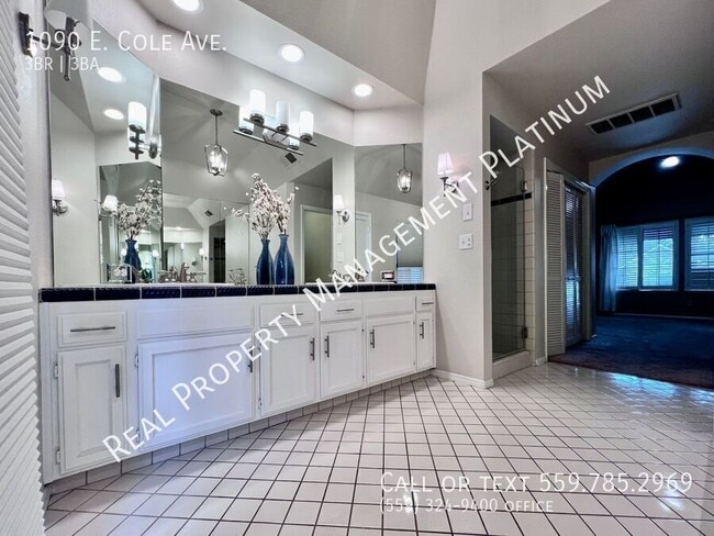 Building Photo - 1090 E Cole Ave