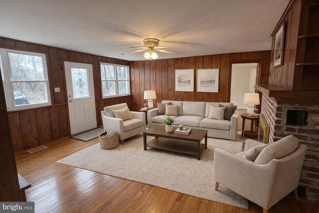 Building Photo - 1334 Waterbury Rd