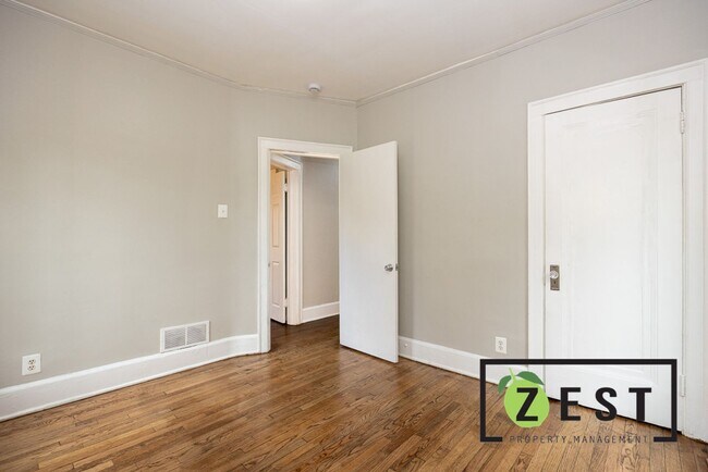 Building Photo - 3740 Tyler St