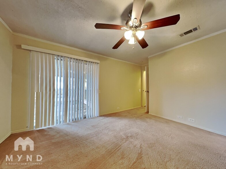 Building Photo - 8731 Summit Pines Dr