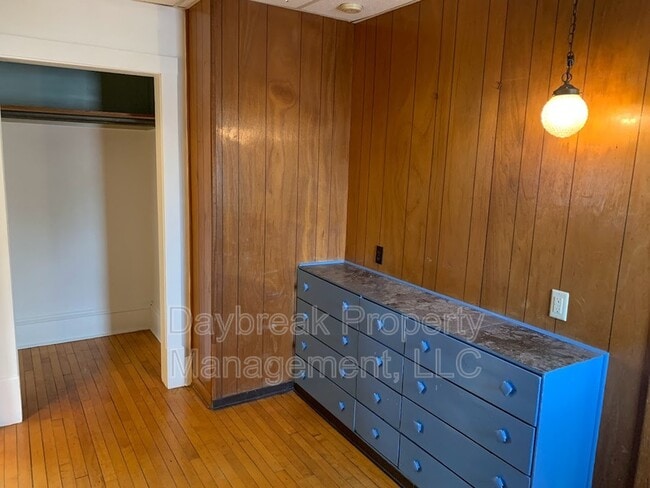 Building Photo - 1121 2nd Ave S