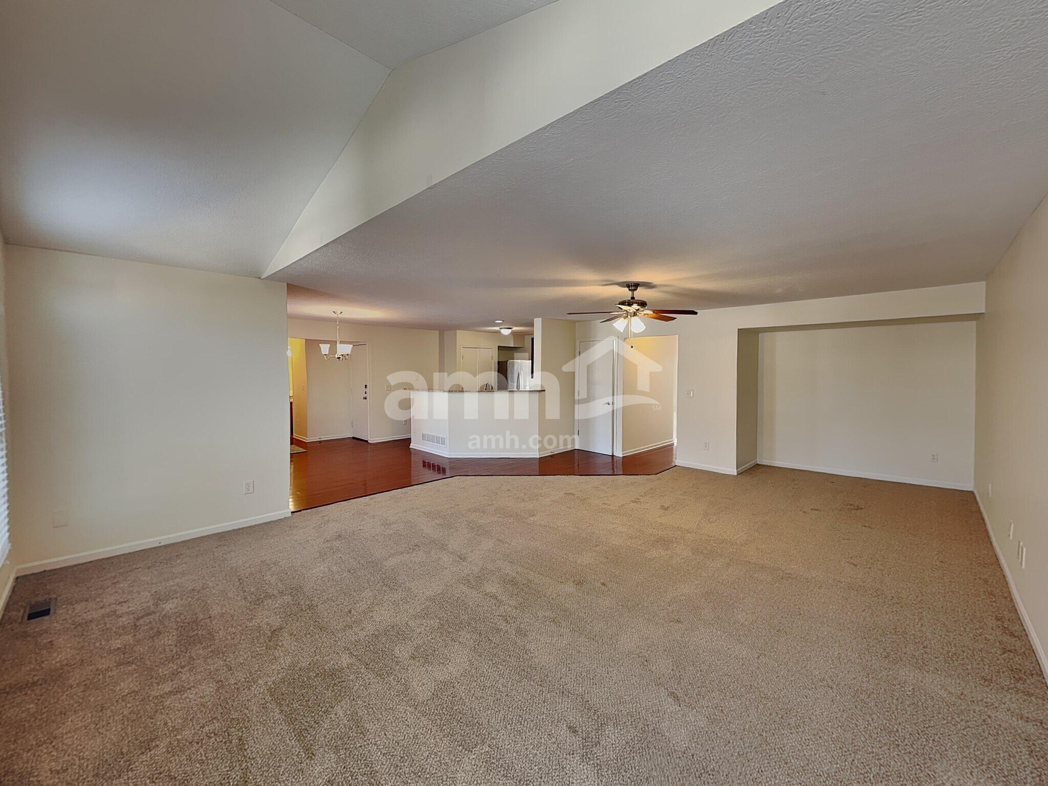 Building Photo - 1961 Creekview Dr