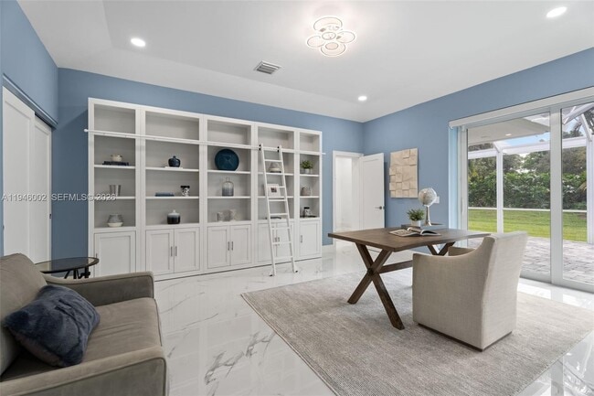 Building Photo - 17 Surrey Rd