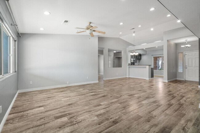 Building Photo - SPECIAL OF THE MONTH -   Beautiful NW Bakersfield Home with Lake Access!!