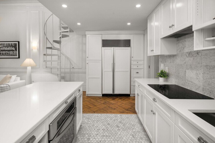 Building Photo - 3 E 9th St