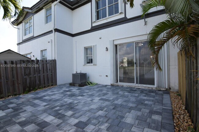 Building Photo - 7848 NW 114th Path
