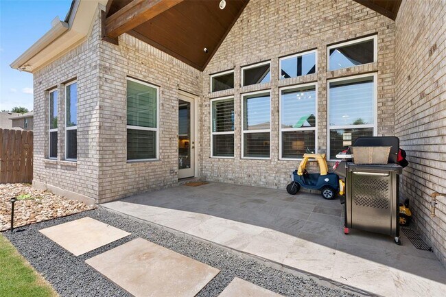 Building Photo - 1608 Carmine Dr