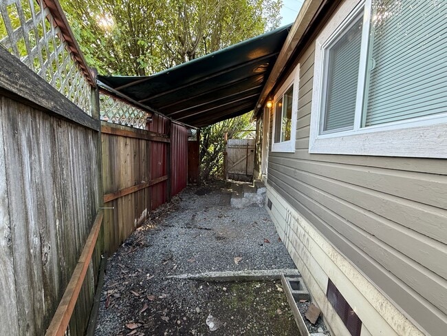 Building Photo - 3 Bed 1.5 Bath Pet Friendly Home in Monroe