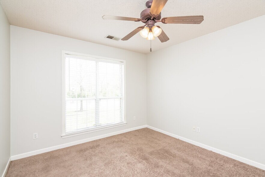 Building Photo - 1851 Timber Way N