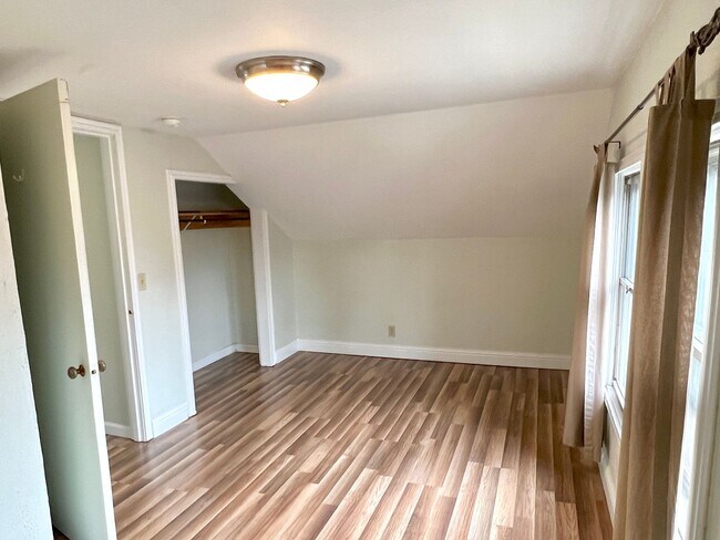 Building Photo - Charming Craftsman In The Heart Of Roseway Neighborhood