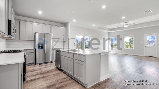 Building Photo - 27327 Blue Pool Dr