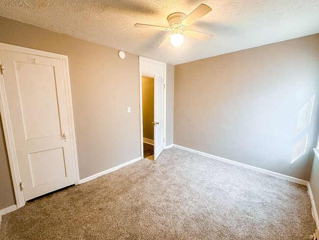 Building Photo - 253 S Dearborn St