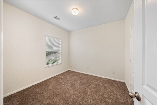 Building Photo - 2516 Pearl Ct