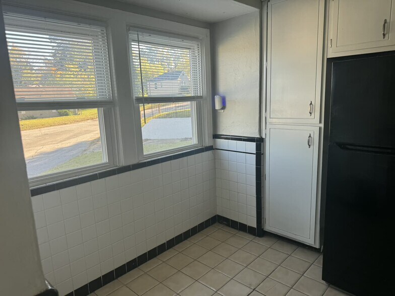 Building Photo - 5723 Beldon Dr