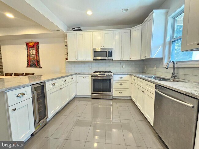 Building Photo - 1311 S St SE