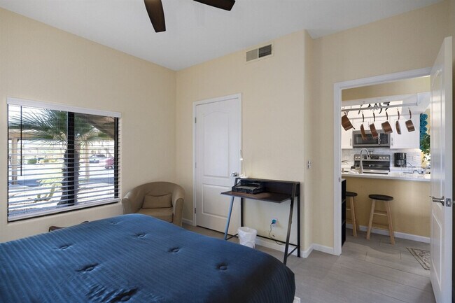 Building Photo - 10401 N Saguaro Blvd