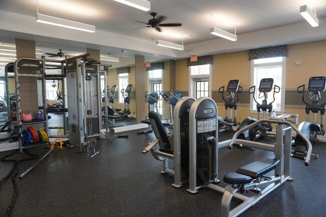 Building Photo - 4803 Forest Pines Dr