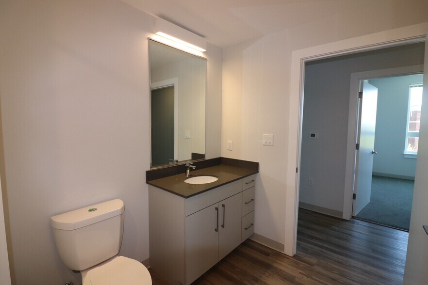 Building Photo - 162 Washington St