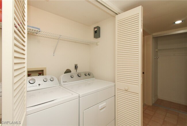 Building Photo - 333 Sunrise Cay