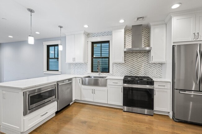 Building Photo - 229 E Eagle St