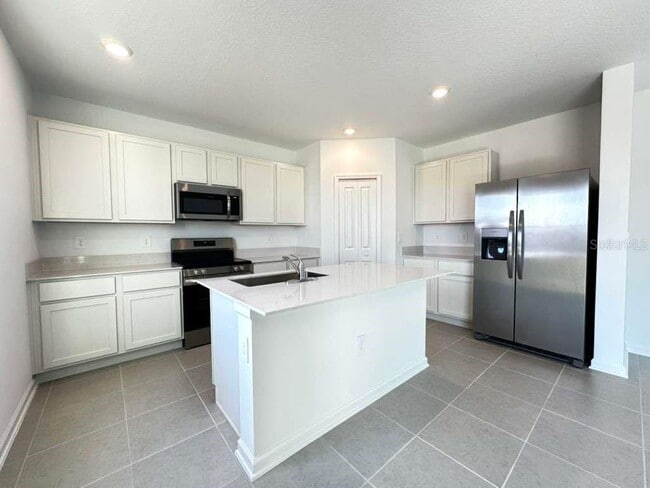 Building Photo - 4734 Katrina Dr