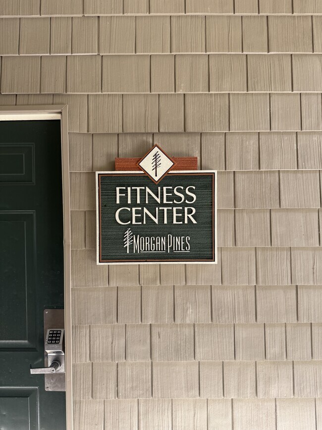 Building Photo - 600 Trellis Square