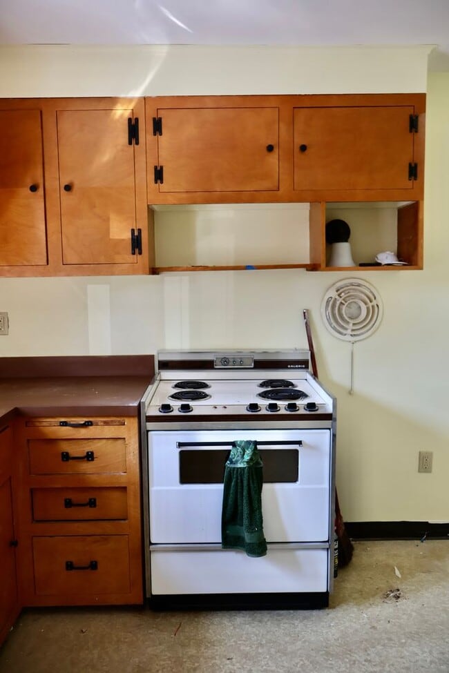 Building Photo - Bungalow in Penn Manor : 2bd/1ba