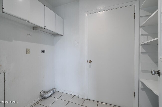 Building Photo - 9632 Gairloch Dr