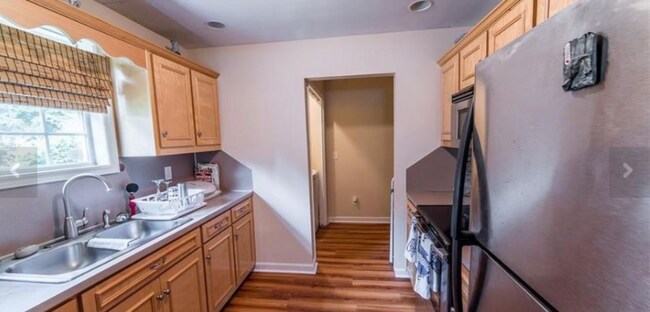 Building Photo - 1313 18th Ave