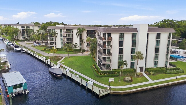Building Photo - 1301 River Reach Dr