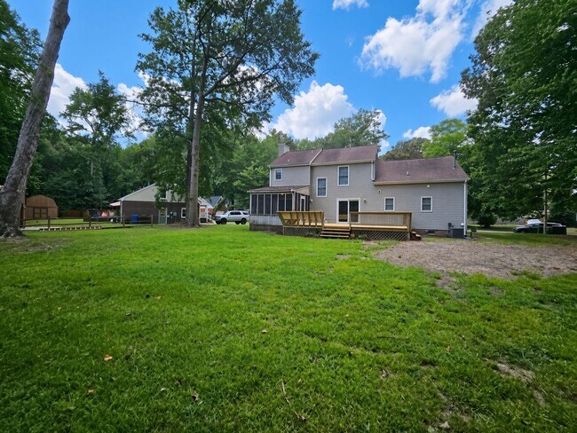 Building Photo - 413 Saddle Ct