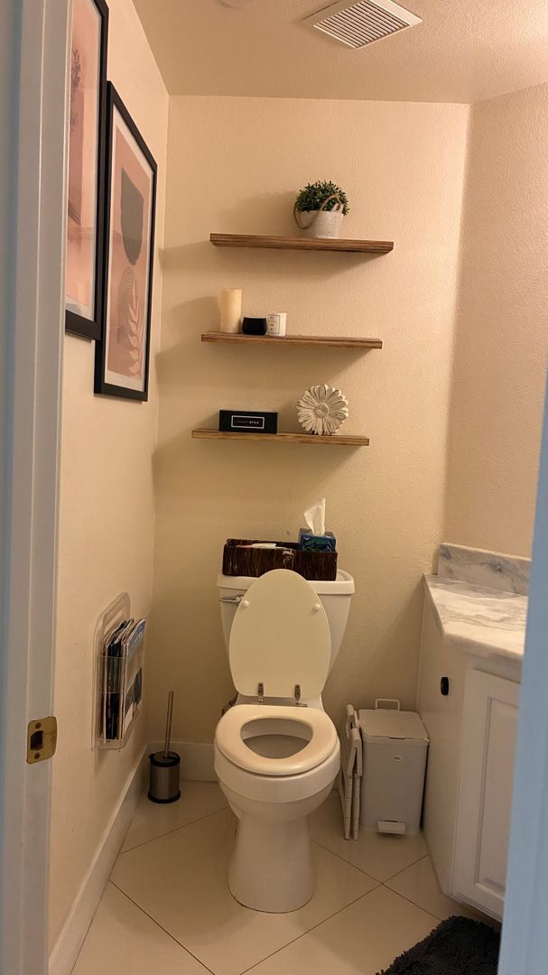 Building Photo - Stunning Fully Remodeled Luxury Home in Peccole Ranch