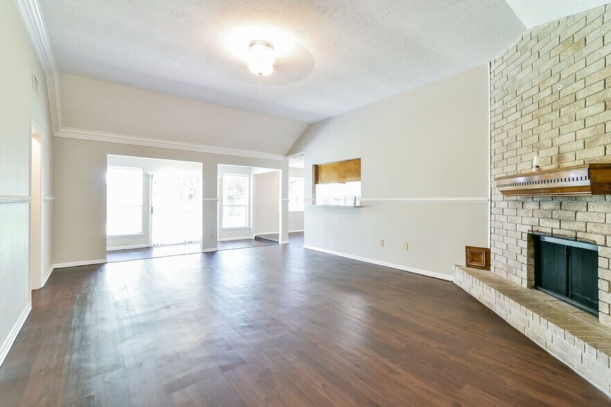 Building Photo - 15022 Mulberry Meadows Dr