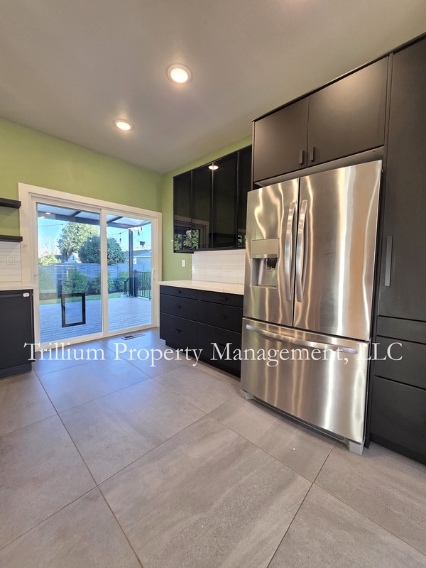 Building Photo - 7020 NE 17th Ave