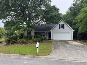 Building Photo - Nice House, Great neighborhood